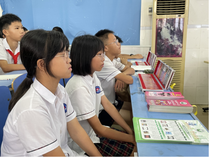 阜沙鎮(zhèn)禁毒信息〔2022〕第141期--阜沙禁毒宣傳進豐聯小學  護航青春不“毒”行（2022.7.