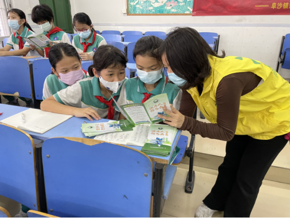 阜沙鎮(zhèn)禁毒信息〔2022〕第254期--【禁毒攻堅(jiān)】“無(wú)毒青春，健康校園”—阜沙鎮(zhèn)開(kāi)展禁毒宣傳進(jìn)校園