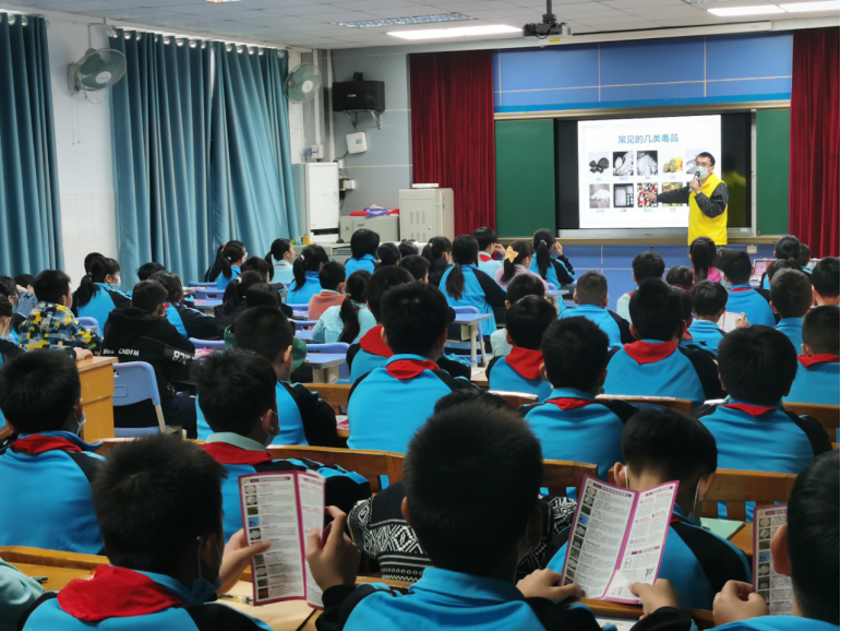 阜沙鎮(zhèn)禁毒信息〔2023〕第29期--“開(kāi)學(xué)第一課 禁毒齊參與”阜沙鎮(zhèn)禁毒辦開(kāi)展校園宣講活動(dòng)（202